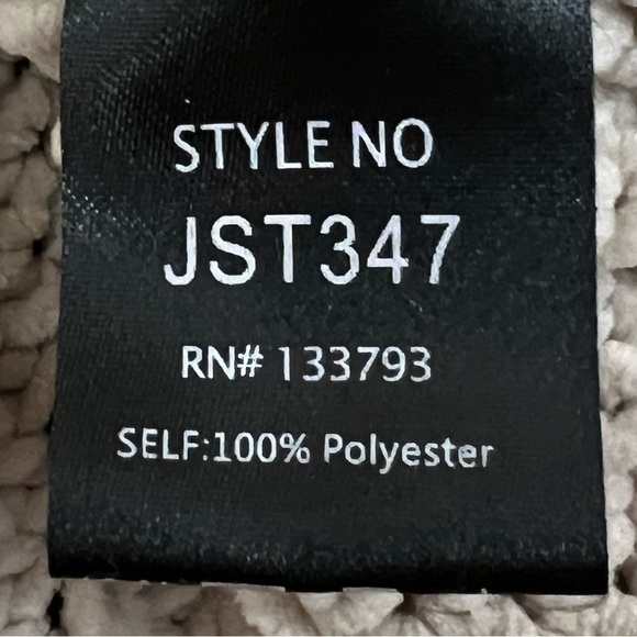 Pol Woman’s Beige Chunky Knit Pullover Oversized Soft pocket Sweater Size Large - Picture 13 of 13